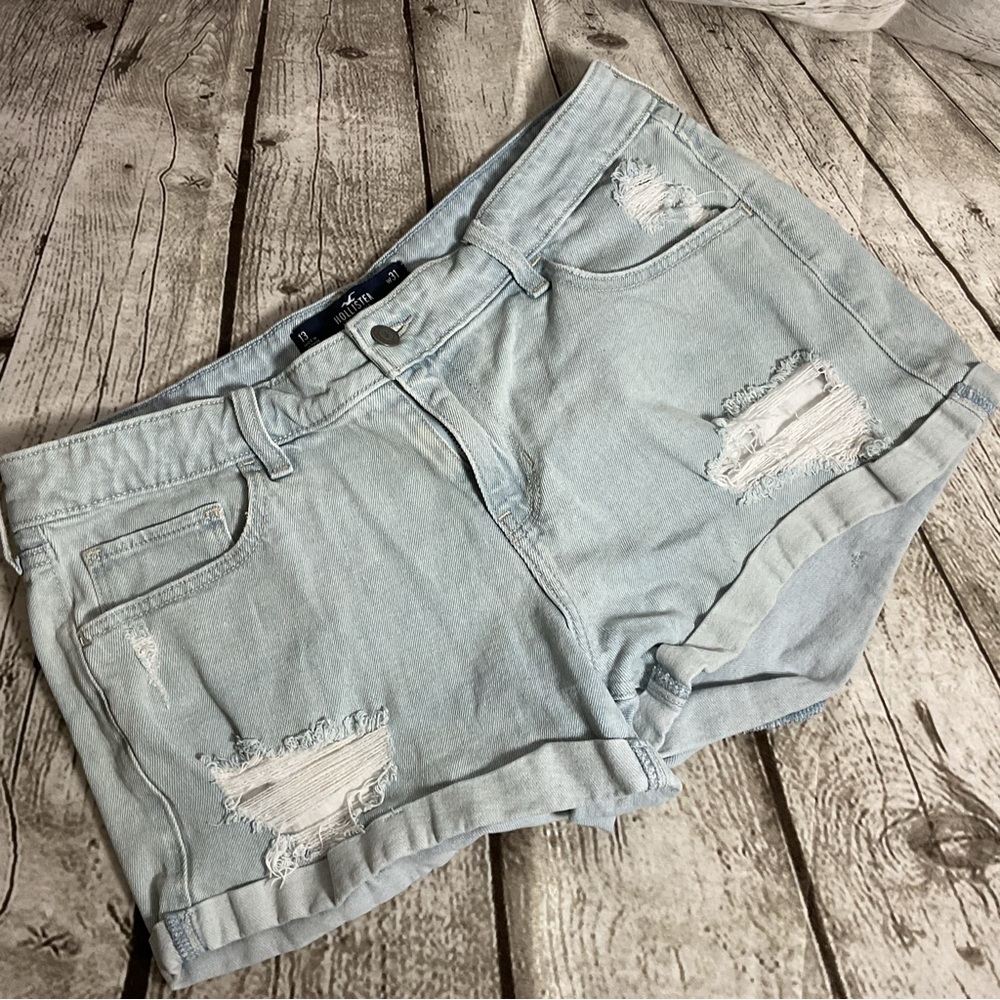 Hollister Light Wash Distressed Boyfriend Jean Shorts Sz 13 W31 Summer Cuffed